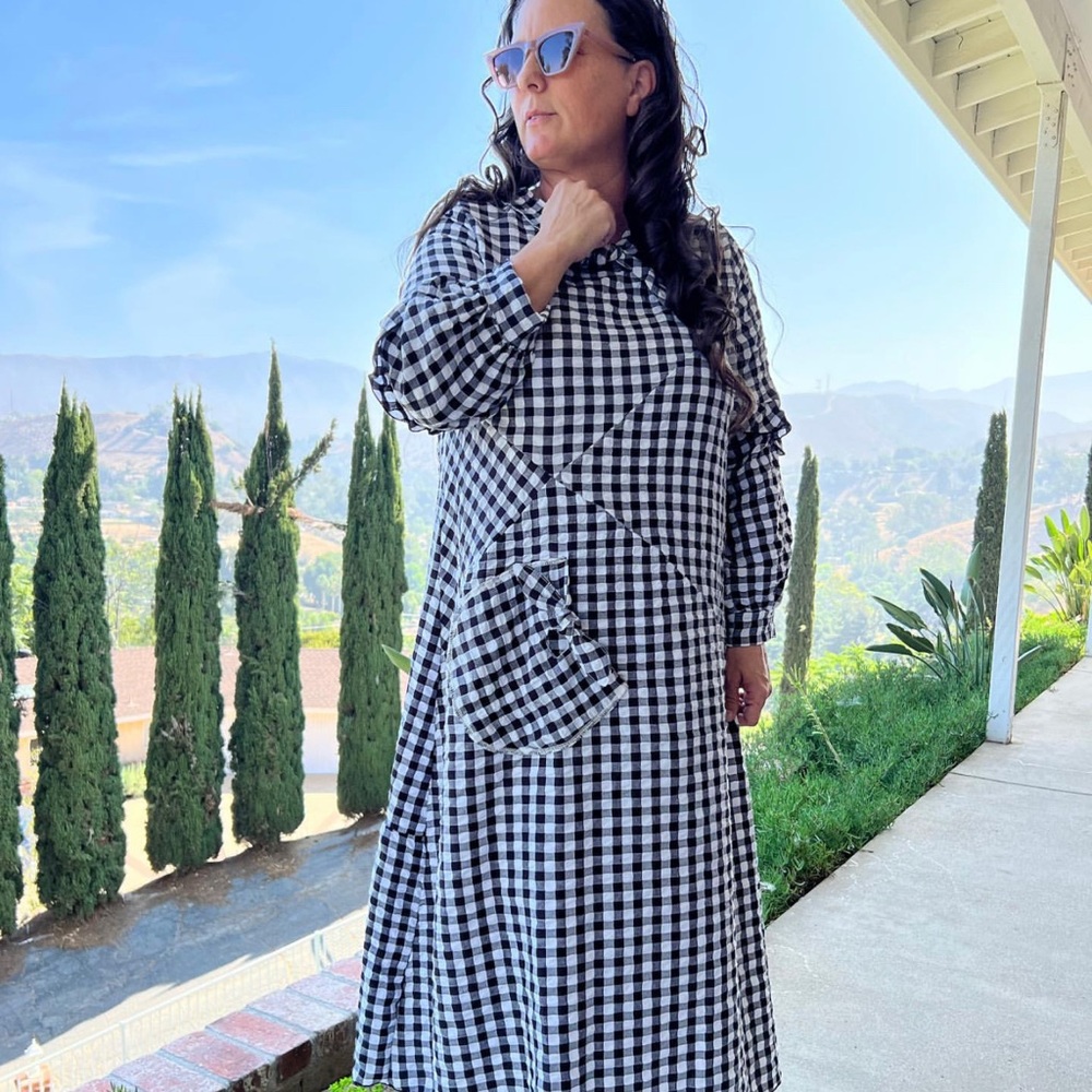 🤍🖤Gingham dress🖤🤍 - Picture 2 of 4